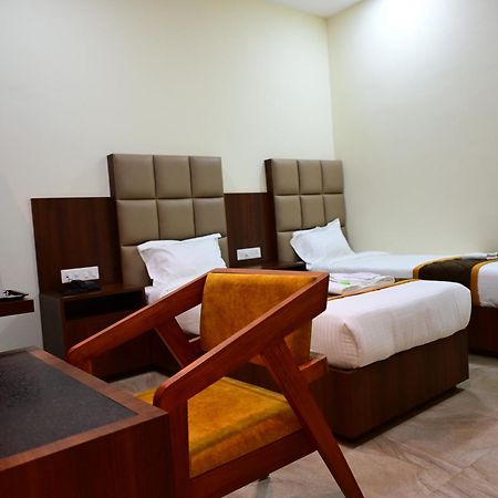 Unnati Stay Inn Vijayapura Біджапур Екстер'єр фото